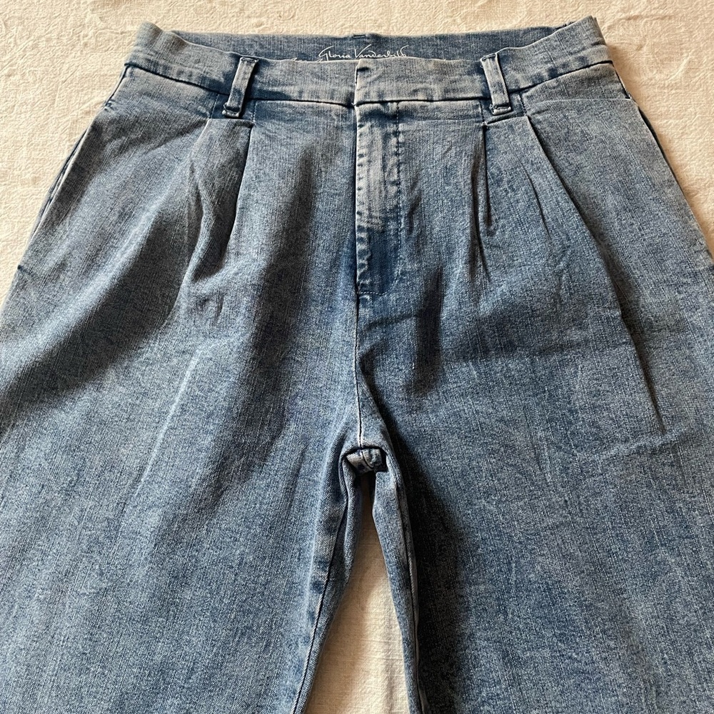 VINTAGE Gloria Vanderbilt Pleated Jeans - Picture 3 of 6